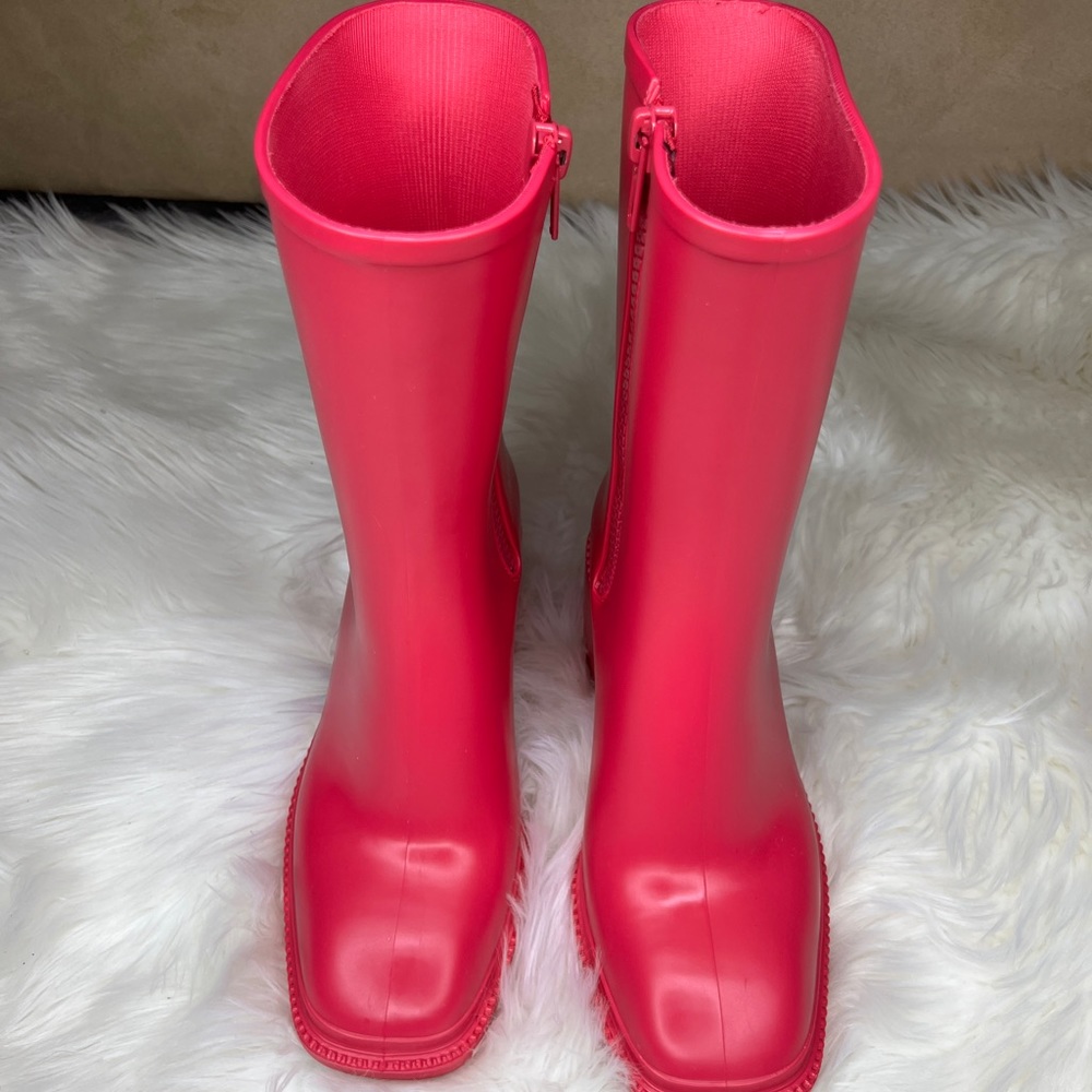 Inc pink boots size 8